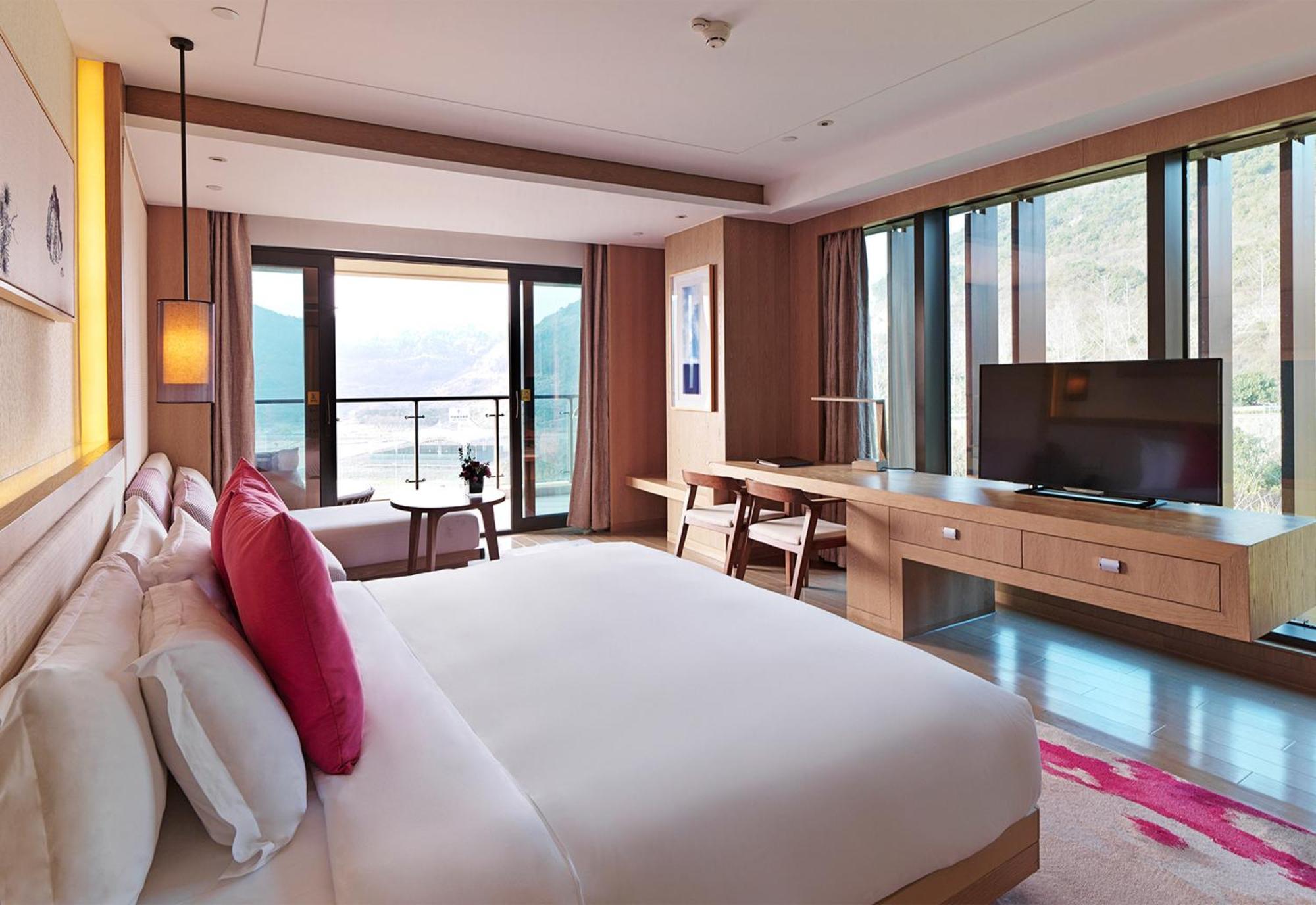 คราวน์ พลาซา หนิงป๋อ เซียงซาน ซีวิว Hotel Xiangshan  ภายนอก รูปภาพ