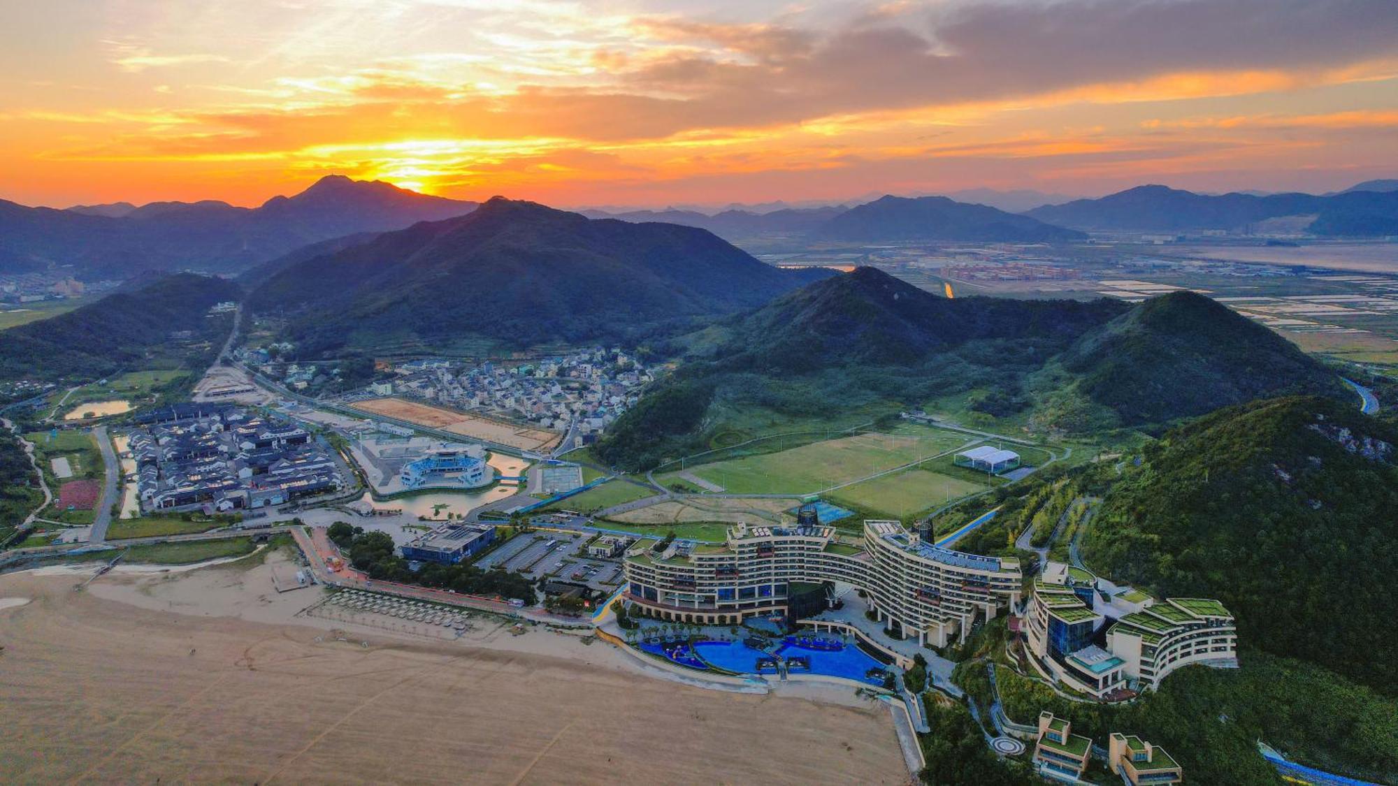 คราวน์ พลาซา หนิงป๋อ เซียงซาน ซีวิว Hotel Xiangshan  ภายนอก รูปภาพ